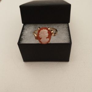 Gold Cameo Ring